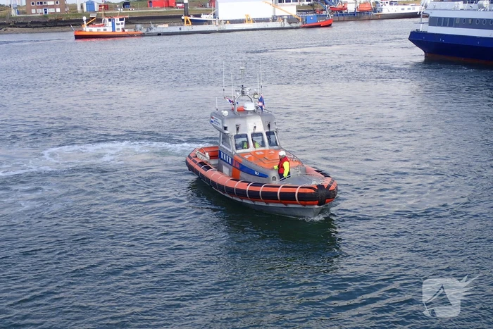 Brandweer ventileert schip door brandalarm