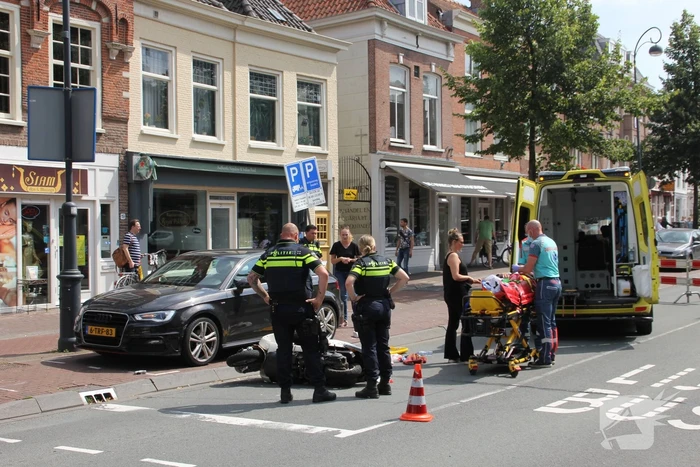 Scooterrijder zwaargewond na crash