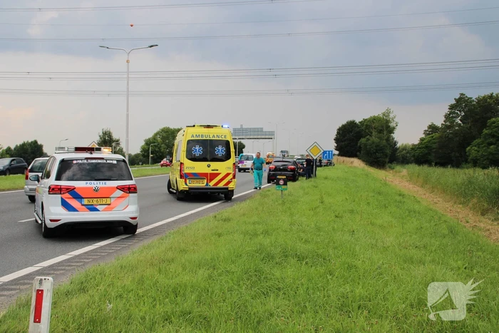 Vier auto's betrokken bij kop-staart botsing