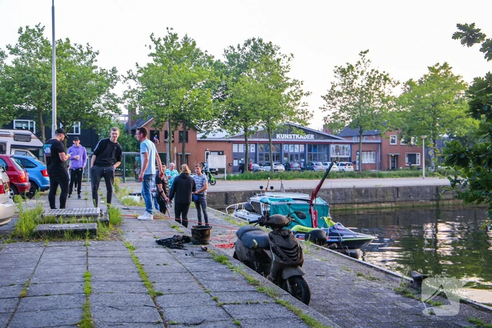 Magneetvissers vinden scooter en quad