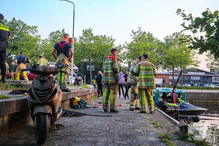 Magneetvissers vinden scooter en quad