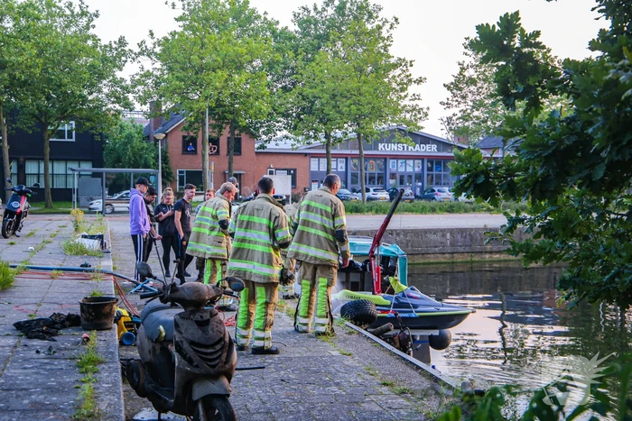 Magneetvissers vinden scooter en quad