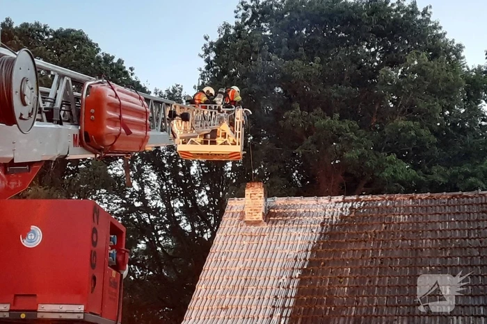Veel rookontwikkeling door schoorsteenbrand