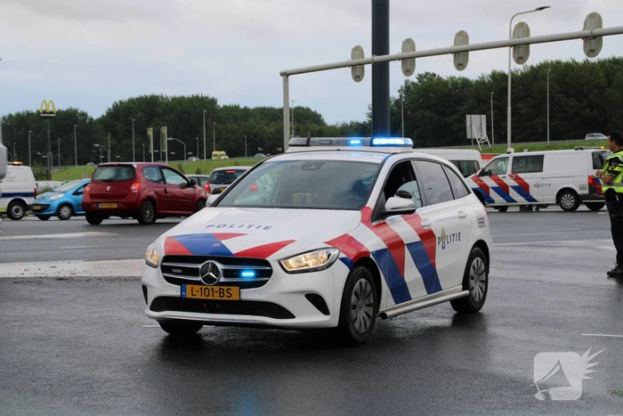 Traumahelikopter landt op de snelweg