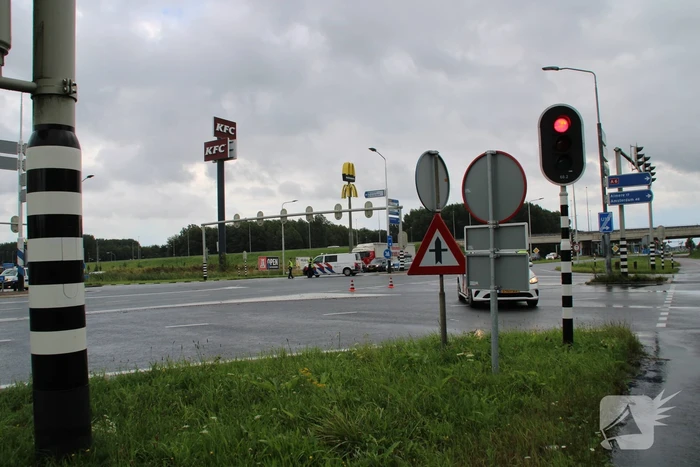 Traumahelikopter landt op de snelweg