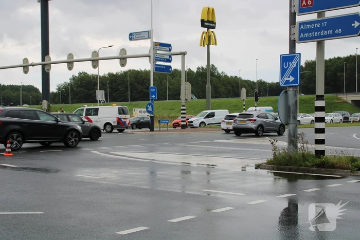 Traumahelikopter landt op de snelweg
