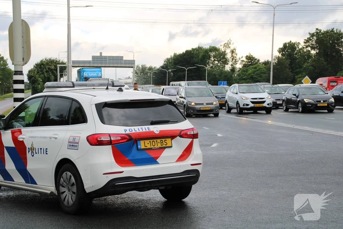 Traumahelikopter landt op de snelweg