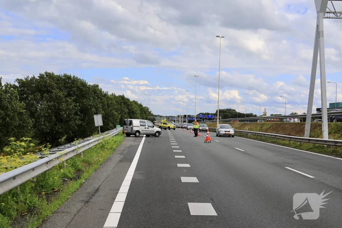 File door botsing tussen drie voertuigen