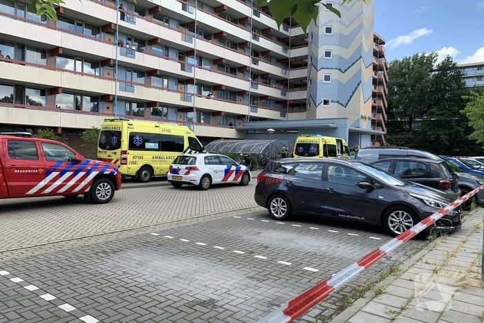 Gebied bij flat afgezet door incident