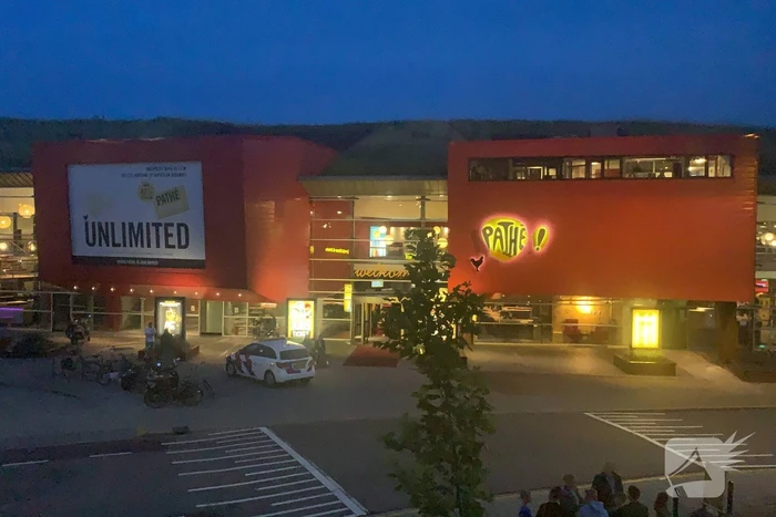 Veel politie aanwezig bij Pathé bioscoop