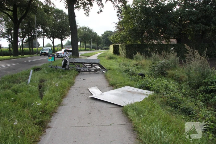 Ravage na aanrijding met aanhangwagen
