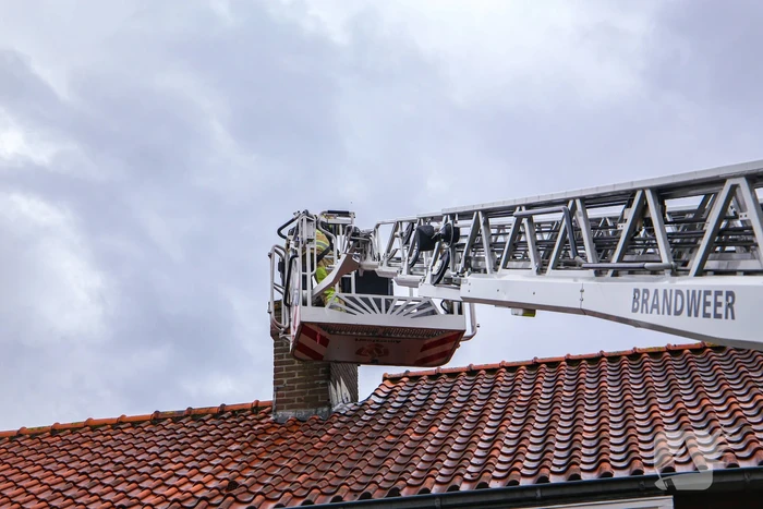 Buurt zonder stroom door blikseminslag
