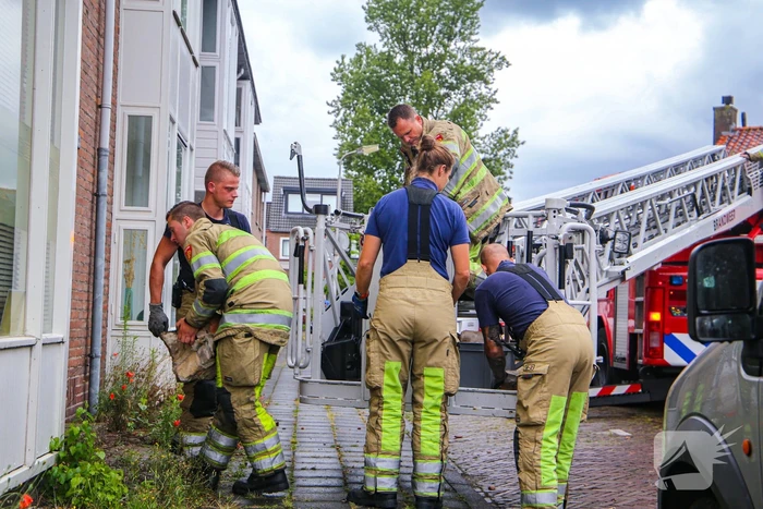 Buurt zonder stroom door blikseminslag
