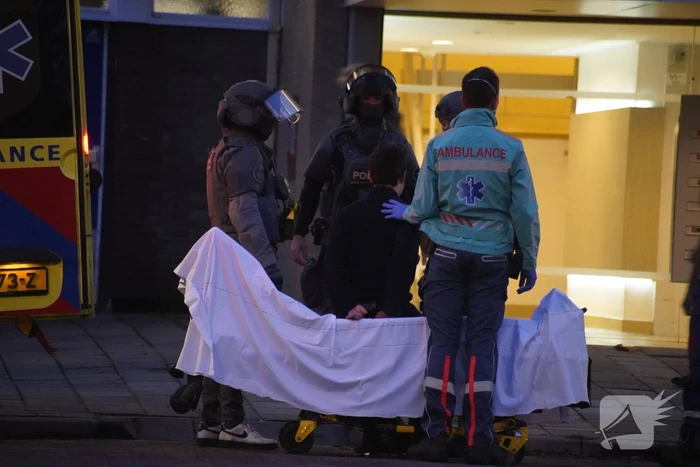 Persoon aangehouden door arrestatieteam