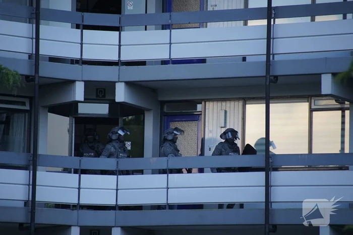 Persoon aangehouden door arrestatieteam