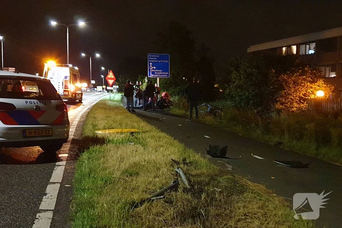 Bestuurder belandt met auto bijna in sloot