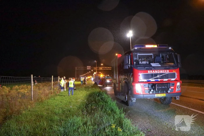 Twee voertuigen raken van de weg