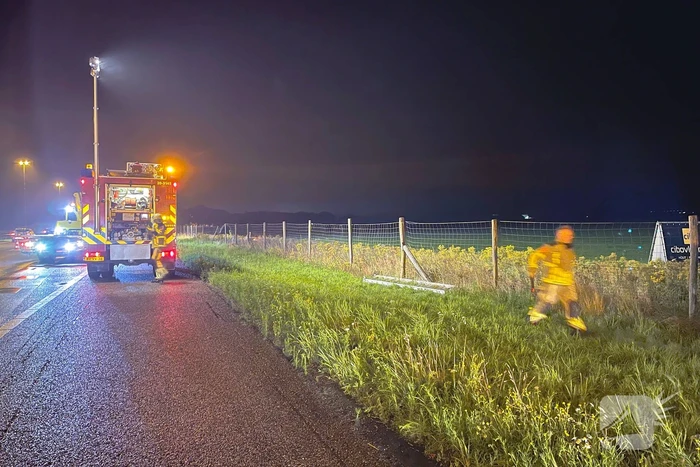Twee voertuigen raken van de weg