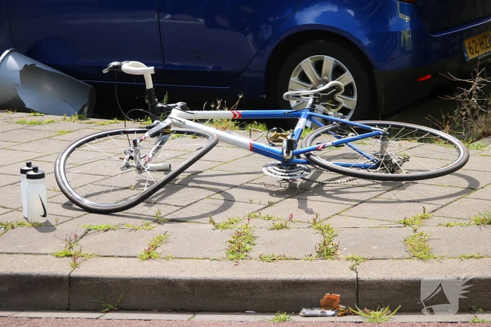 Wielrenner gewond door botsing met personenauto