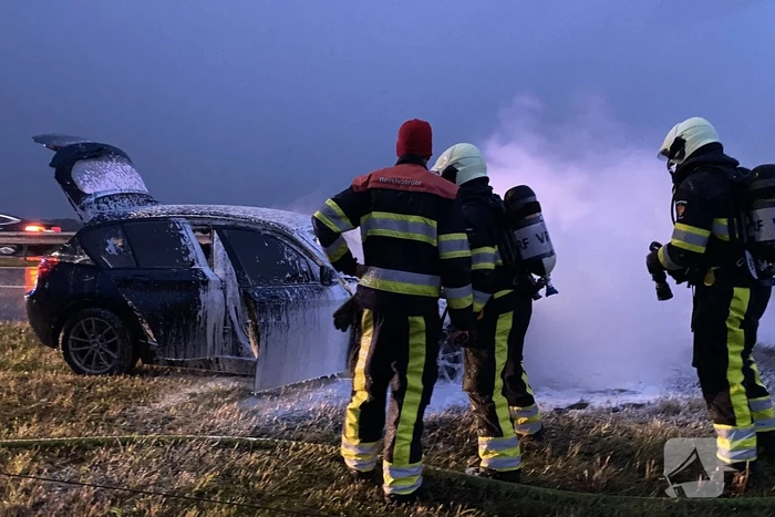 Voertuig in brand op Rijksweg