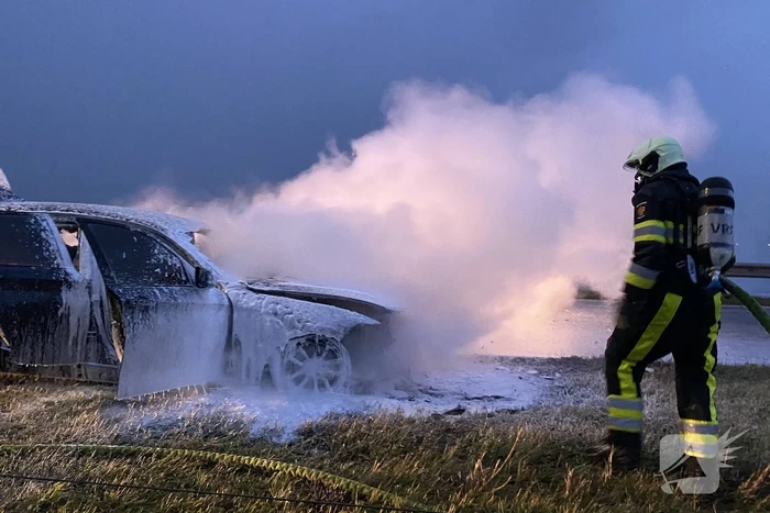 Voertuig in brand op Rijksweg