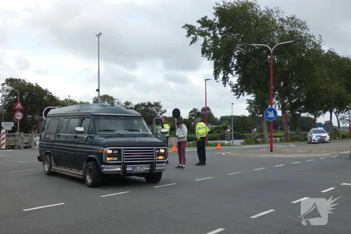 Verkeershinder door ongeval tussen personenauto en bus