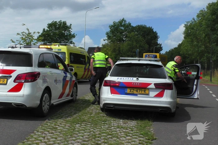 Scooterrijder gaat met leenscooter onderuit