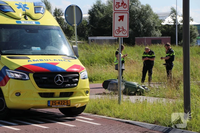 Scooterrijder geschept door auto
