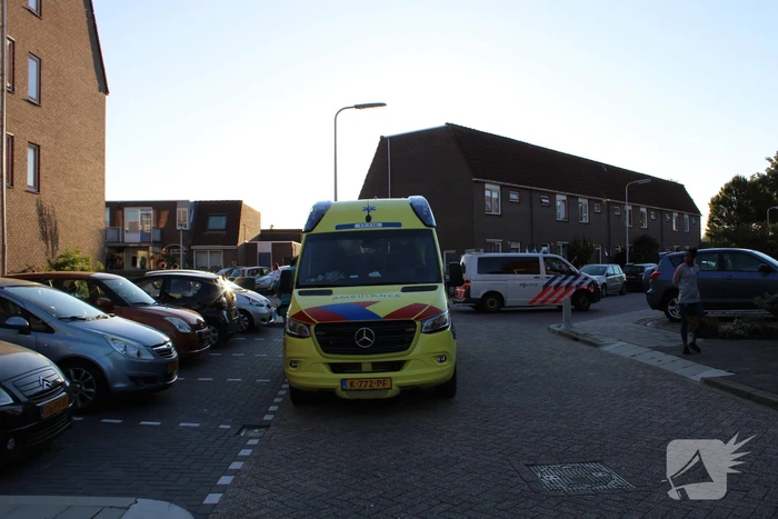 Persoon gewond bij mogelijk steekincident