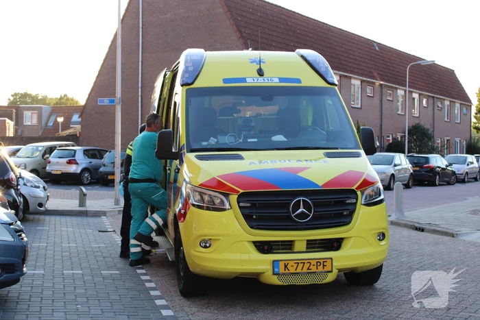 Persoon gewond bij mogelijk steekincident