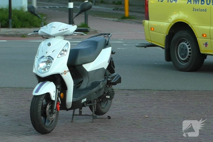 Scooterrijder gewond bij botsing met auto