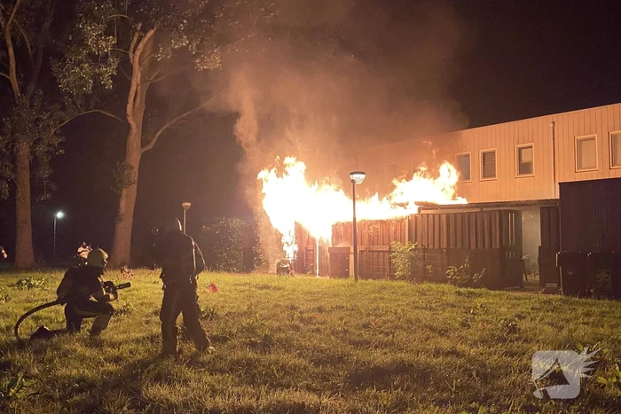 Schuur verwoest door uitslaande brand