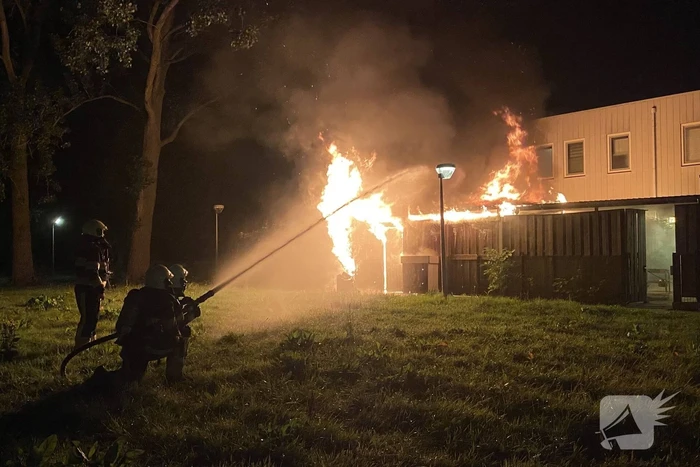 Schuur verwoest door uitslaande brand