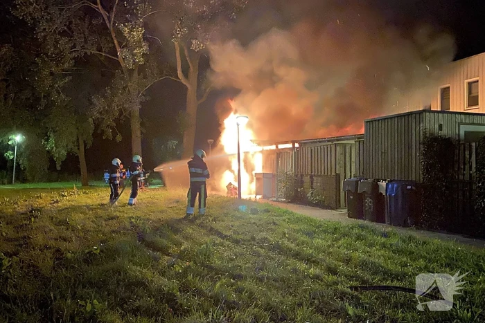 Schuur verwoest door uitslaande brand