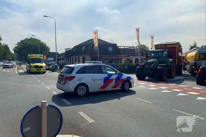 Motorrijder gewond bij verkeersongeval met bestelbus