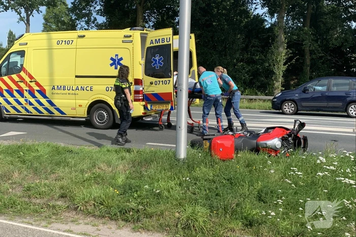 Motorrijder gewond bij verkeersongeval met bestelbus