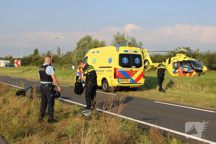 Bestuurder motorscooter gaat onderuit en raakt gewond