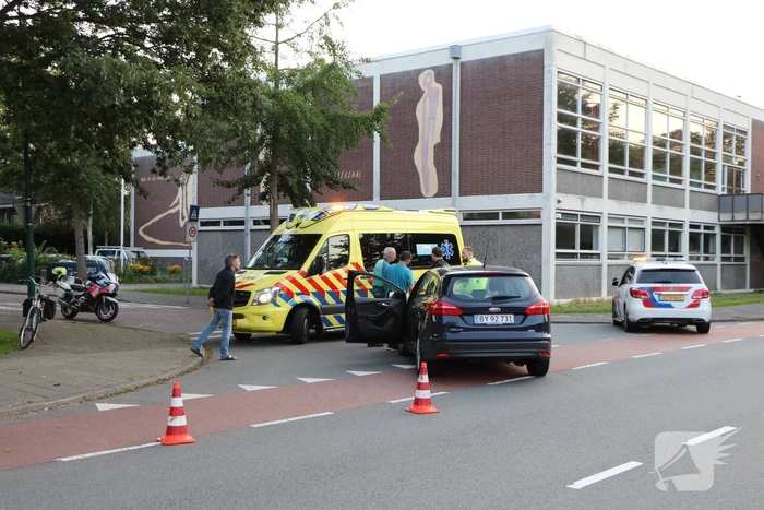 Fietser gewond bij botsing met auto