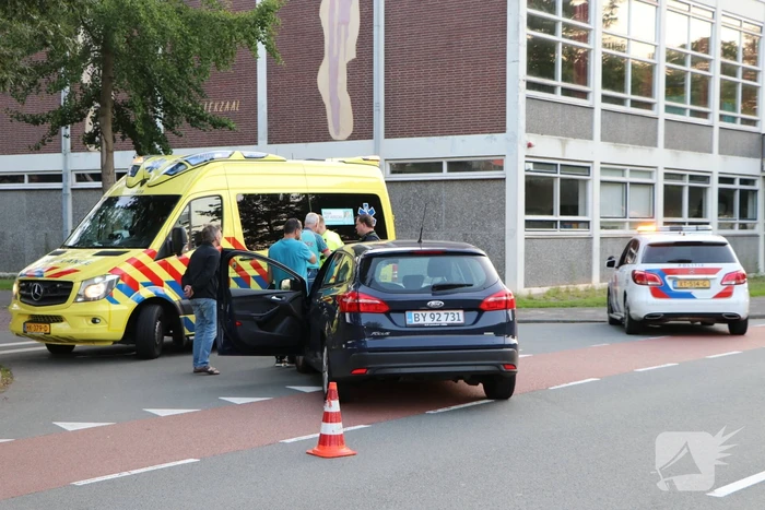 Fietser gewond bij botsing met auto