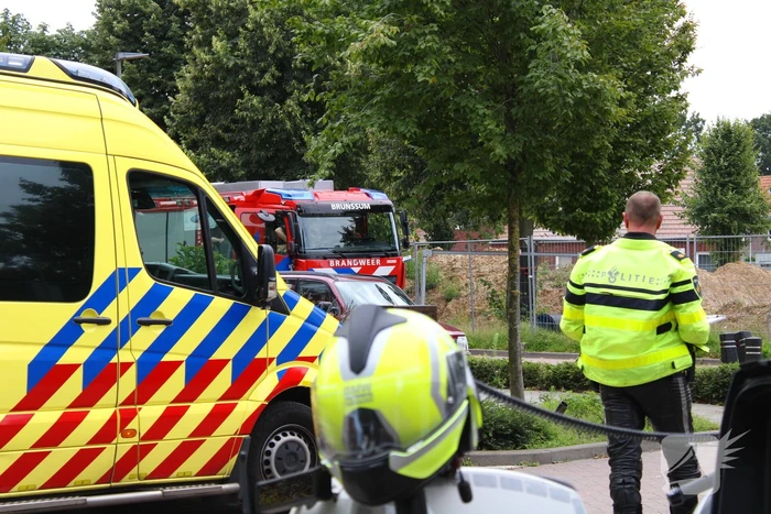 Auto achtertuin ingeschoten