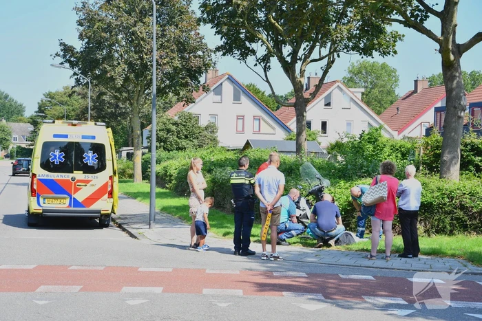 Jongen op scooter gewond bij aanrijding met auto