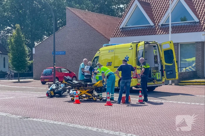 Motorrijder gewond bij botsing met auto