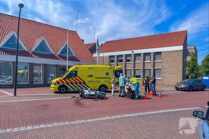 Motorrijder gewond bij botsing met auto