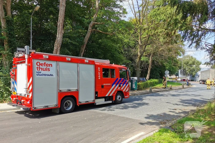 Straat afgezet na gaslucht uit riool