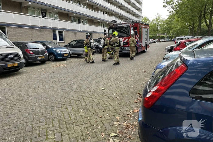 Rookpot zorgt voor enorme rookontwikkeling in flatgebouw