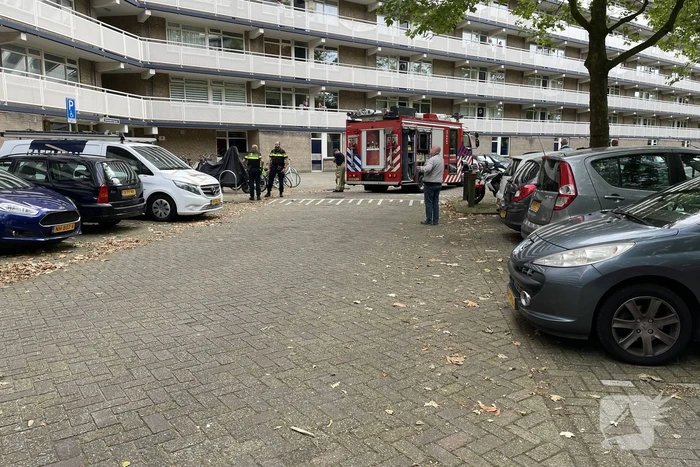 Rookpot zorgt voor enorme rookontwikkeling in flatgebouw
