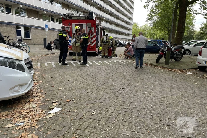 Rookpot zorgt voor enorme rookontwikkeling in flatgebouw