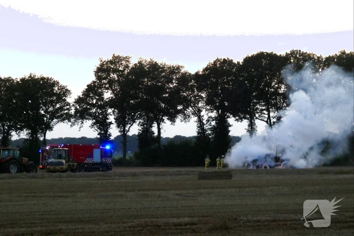 Verreiker verwoest door brand