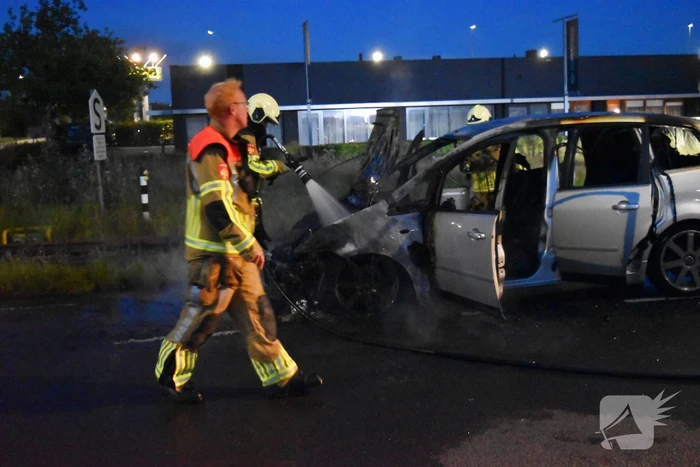 Auto brandt compleet uit