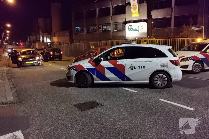 Twee voertuigen botsen met elkaar